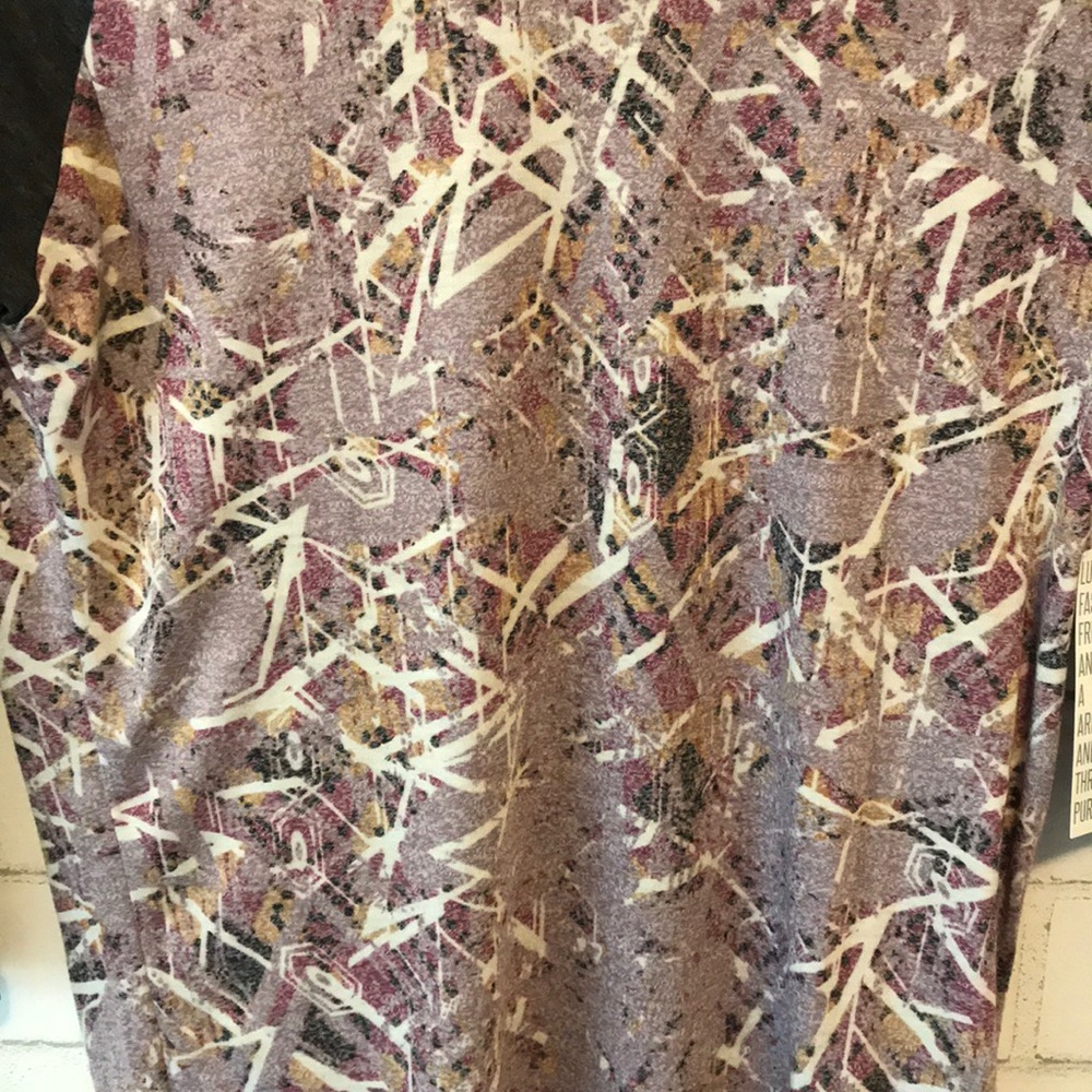 LuLaRoe Randy Tee - Picture 2 of 3